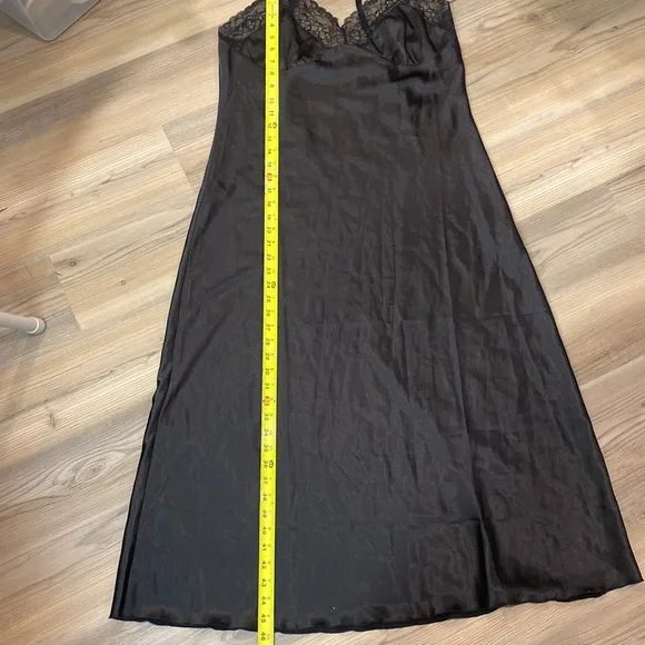 Elegant Black Lace Nightgown, Long Women sleepwear Dress,Satin Dress - Picture 5 of 7